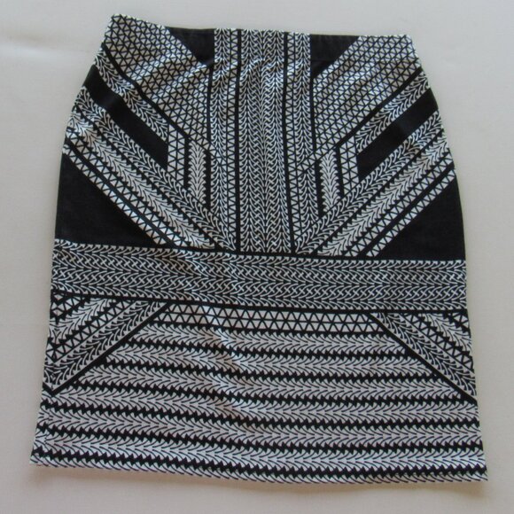 Max Studio Women's Pull On Geometric Pattern Black White Pencil Skirt Size L - Picture 2 of 6